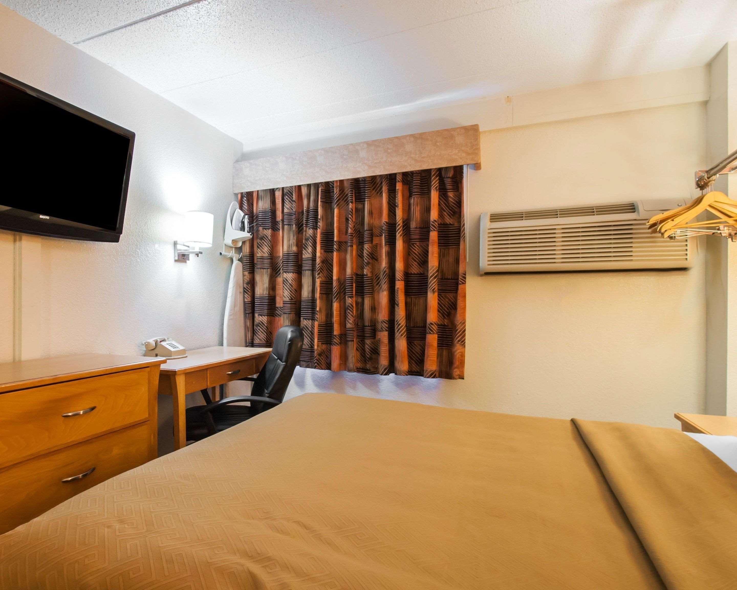 Econo Lodge Kansas City Downtown North Екстер'єр фото