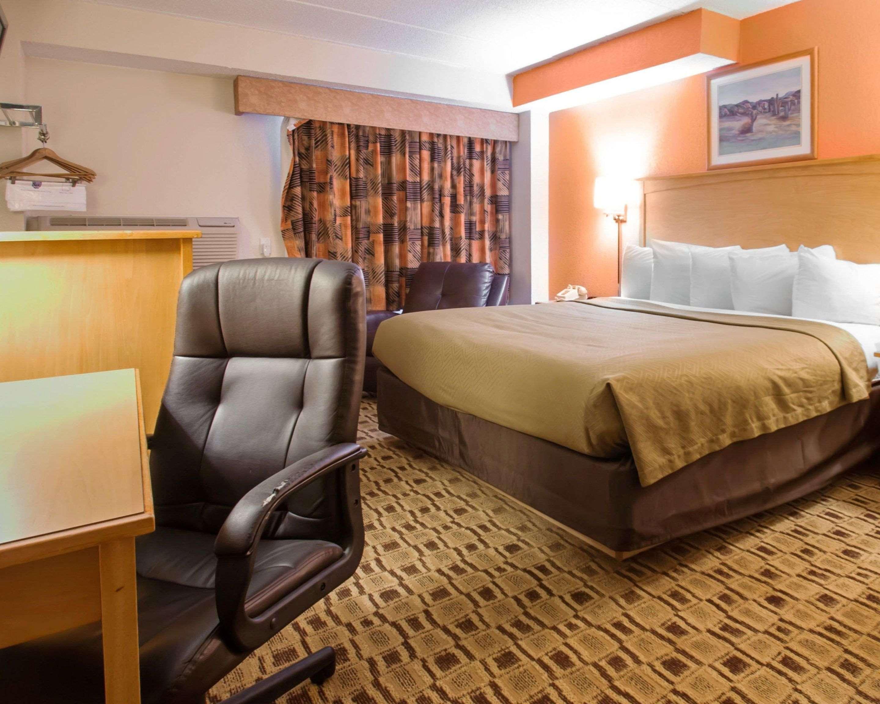 Econo Lodge Kansas City Downtown North Екстер'єр фото